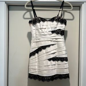 Bebe dress xs, satin & lace form fitting mini dress